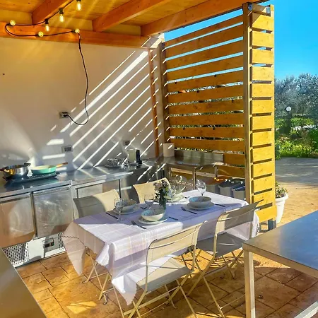 فندق مبيت وإفطار Trullideserio 4*